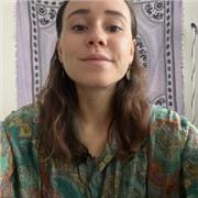 Studentessa viaggiatrice offre lezioni di spagnolo e portoghese